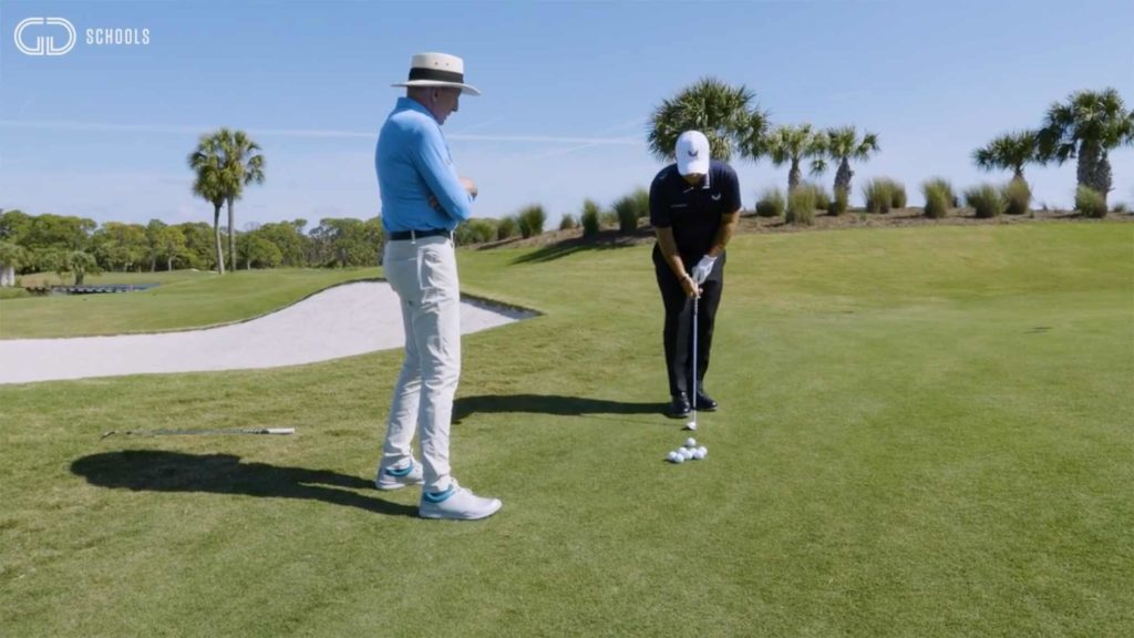 Patrick Reed: Chips around the green